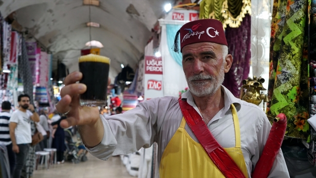 Geçmişin bütün renklerini barındıran 500 yıllık tarihi Kapalı Çarşı